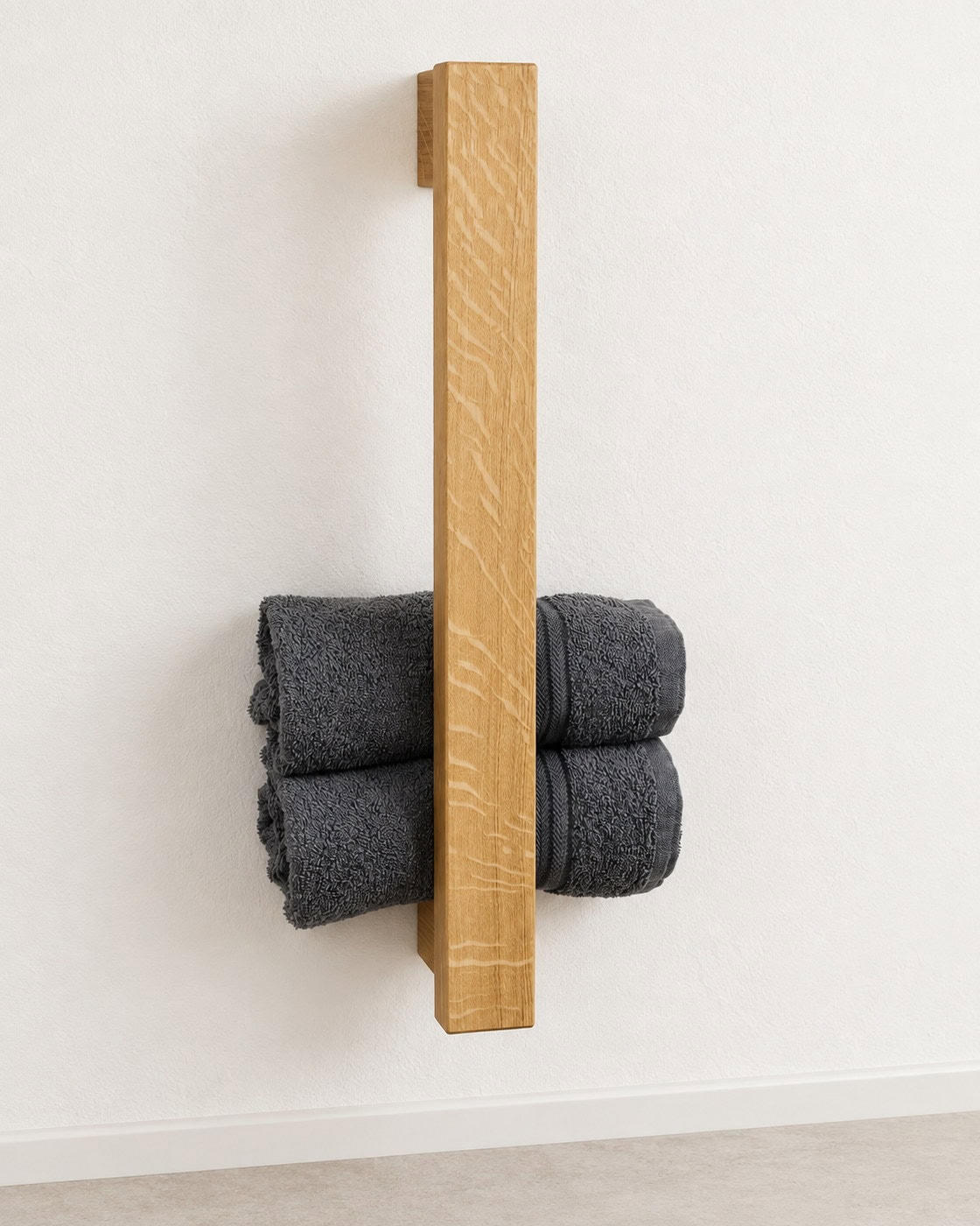 Handtuchhalter MANUS aus Massivholz mit Maßangaben in Frontansicht